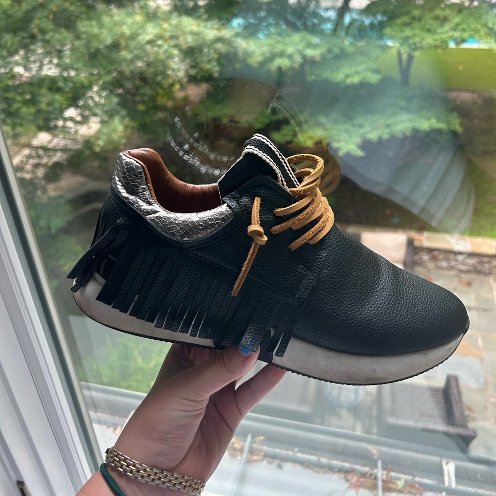 SHUE SHOP SHOES